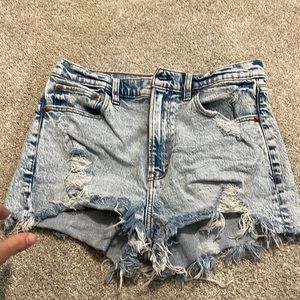Abercrombie & Fitch distressed shorts size 28